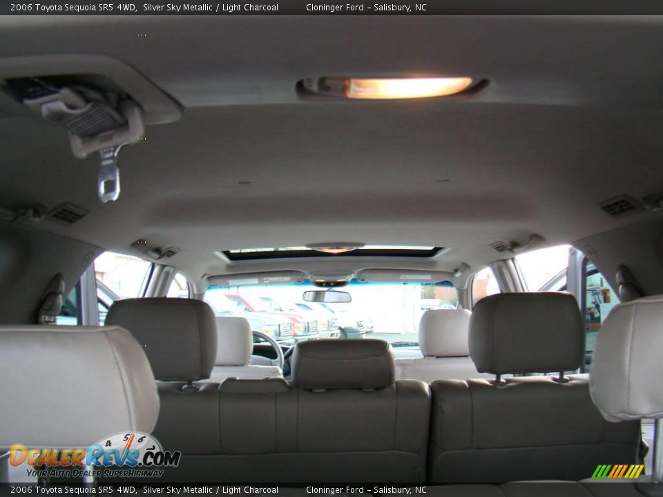 2006 Toyota Sequoia SR5 4WD Silver Sky Metallic / Light Charcoal Photo #11