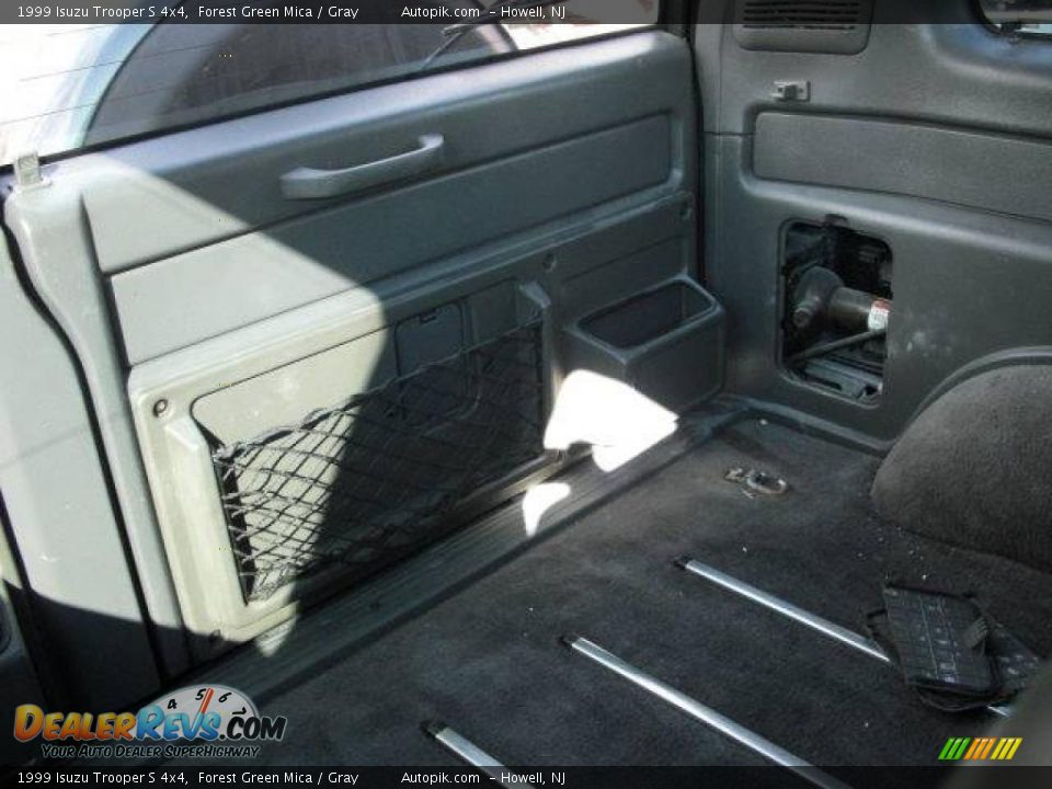 1999 Isuzu Trooper S 4x4 Forest Green Mica / Gray Photo #12