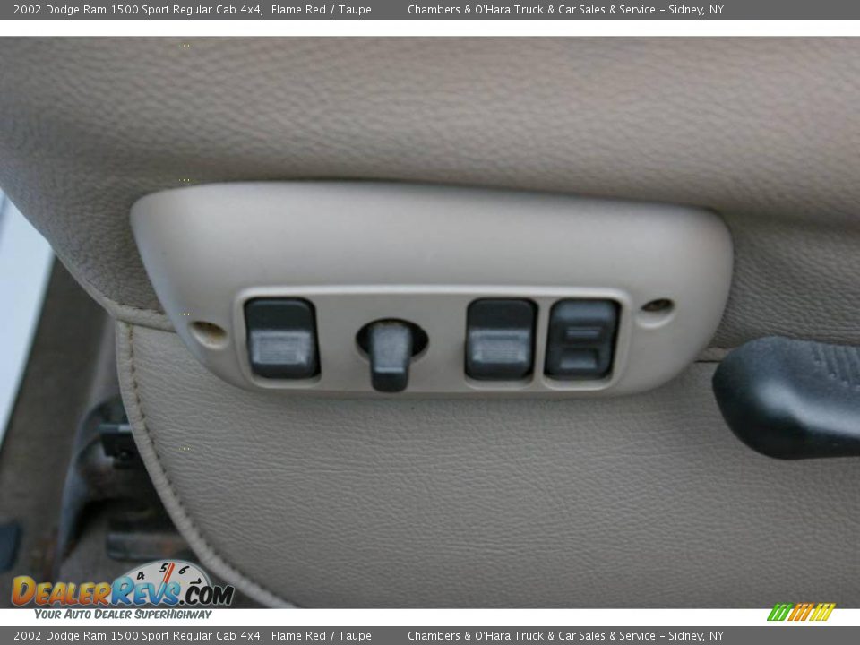 2002 Dodge Ram 1500 Sport Regular Cab 4x4 Flame Red / Taupe Photo #4
