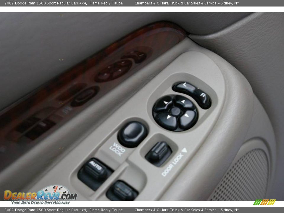 2002 Dodge Ram 1500 Sport Regular Cab 4x4 Flame Red / Taupe Photo #5