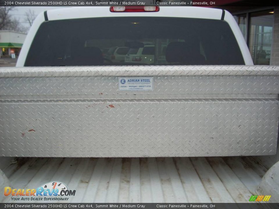 2004 Chevrolet Silverado 2500HD LS Crew Cab 4x4 Summit White / Medium Gray Photo #12