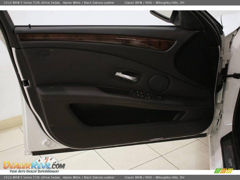 2010 BMW 5 Series 528i xDrive Sedan Alpine White / Black Dakota Leather Photo #8
