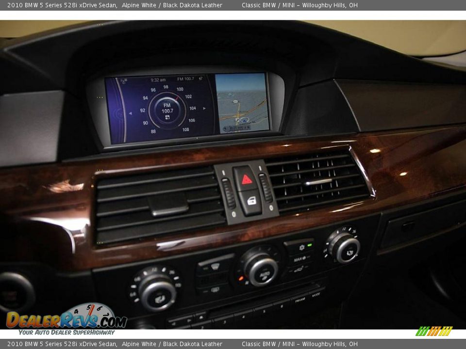2010 BMW 5 Series 528i xDrive Sedan Alpine White / Black Dakota Leather Photo #14
