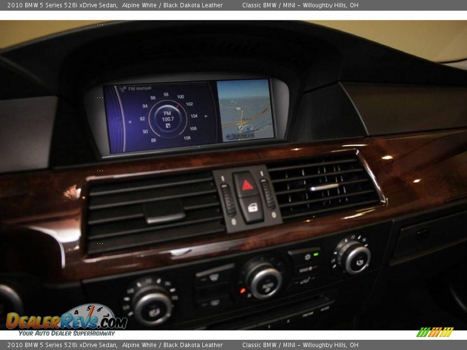 2010 BMW 5 Series 528i xDrive Sedan Alpine White / Black Dakota Leather Photo #16