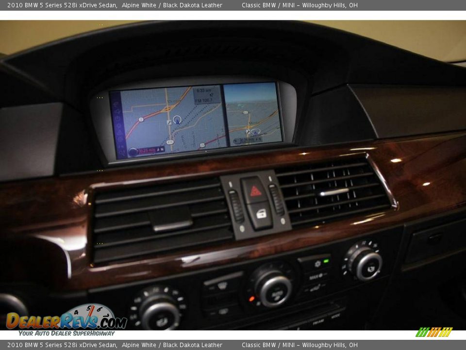 2010 BMW 5 Series 528i xDrive Sedan Alpine White / Black Dakota Leather Photo #17
