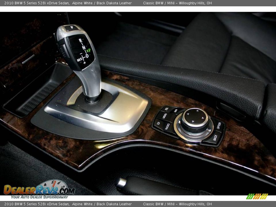 2010 BMW 5 Series 528i xDrive Sedan Alpine White / Black Dakota Leather Photo #18