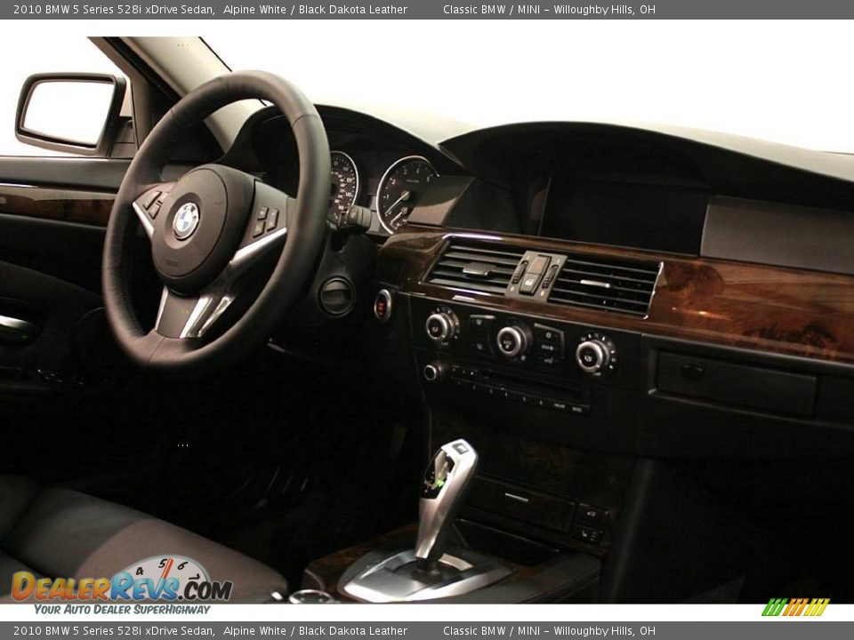 2010 BMW 5 Series 528i xDrive Sedan Alpine White / Black Dakota Leather Photo #19