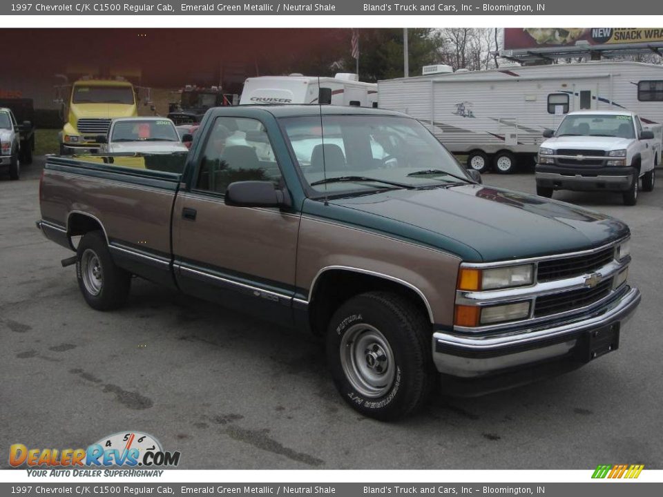 1997 Chevrolet C/K C1500 Regular Cab Emerald Green Metallic / Neutral Shale Photo #1