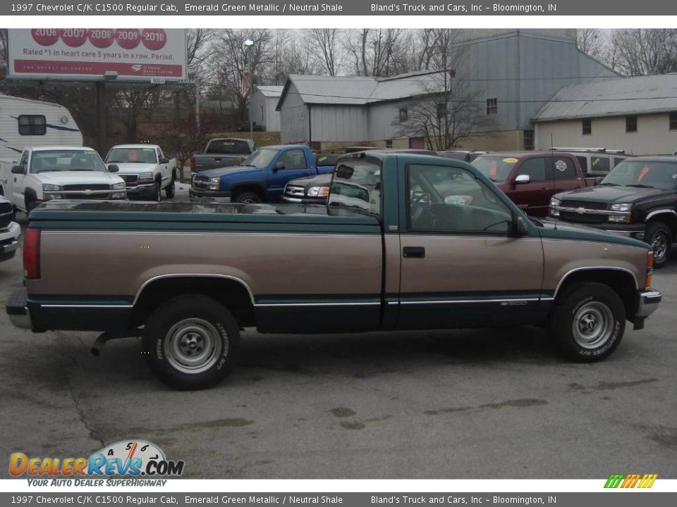 1997 Chevrolet C/K C1500 Regular Cab Emerald Green Metallic / Neutral Shale Photo #2