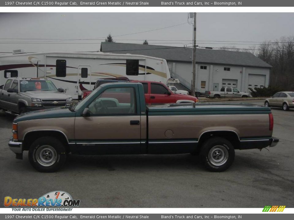 1997 Chevrolet C/K C1500 Regular Cab Emerald Green Metallic / Neutral Shale Photo #7