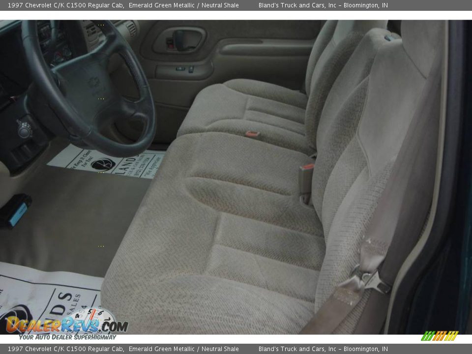 1997 Chevrolet C/K C1500 Regular Cab Emerald Green Metallic / Neutral Shale Photo #20