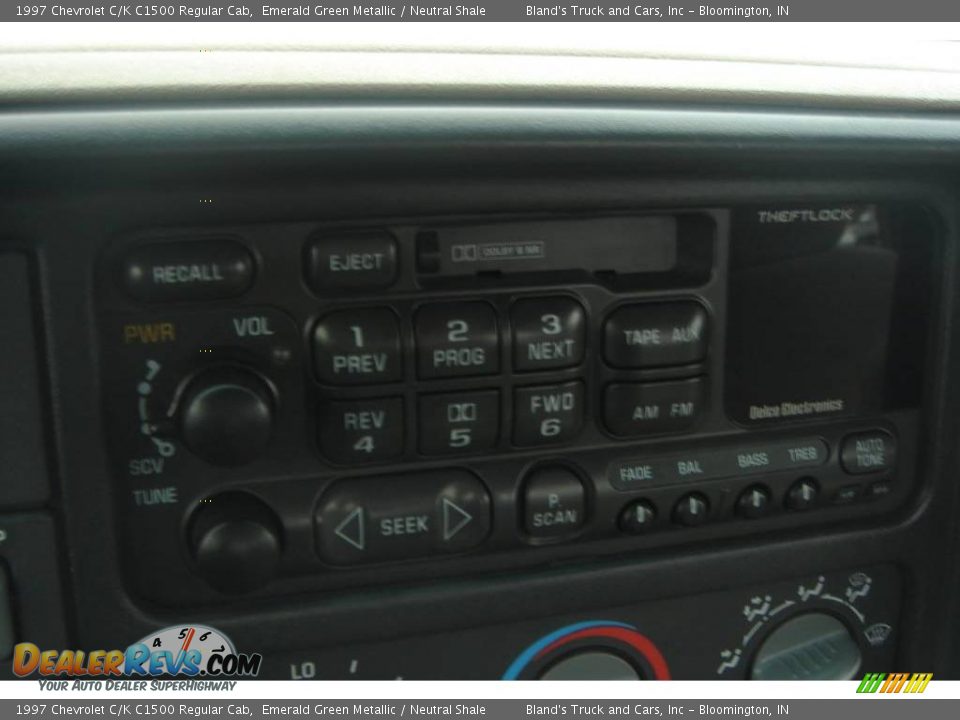 1997 Chevrolet C/K C1500 Regular Cab Emerald Green Metallic / Neutral Shale Photo #24