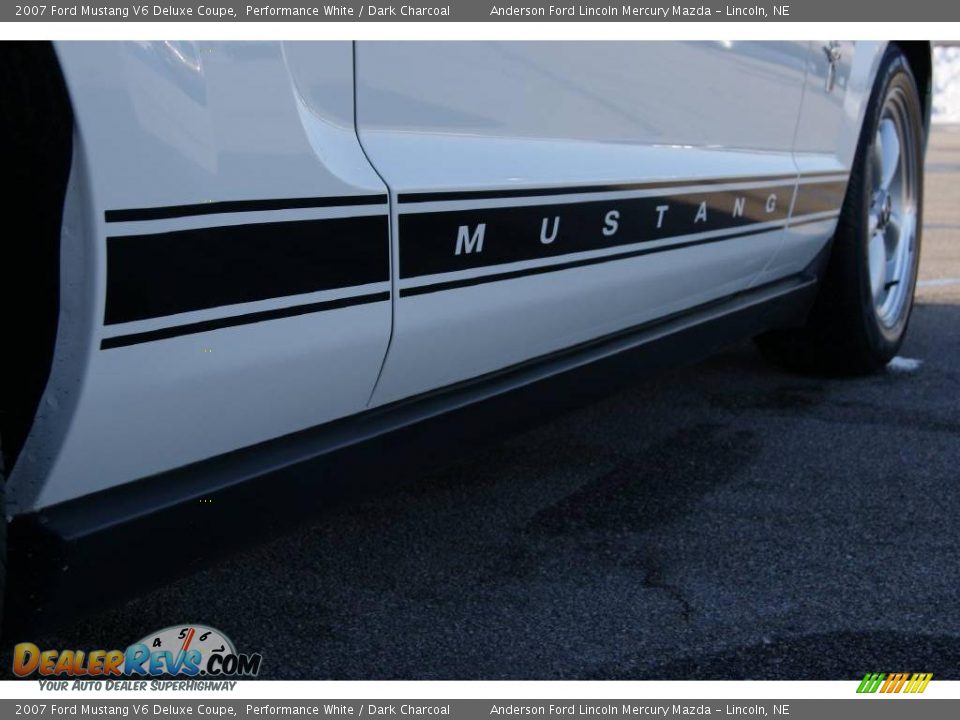 2007 Ford Mustang V6 Deluxe Coupe Performance White / Dark Charcoal Photo #24