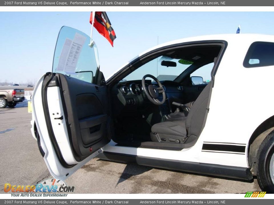 2007 Ford Mustang V6 Deluxe Coupe Performance White / Dark Charcoal Photo #27