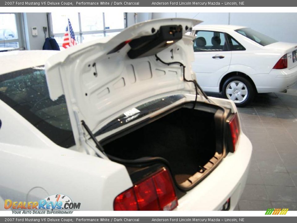 2007 Ford Mustang V6 Deluxe Coupe Performance White / Dark Charcoal Photo #31