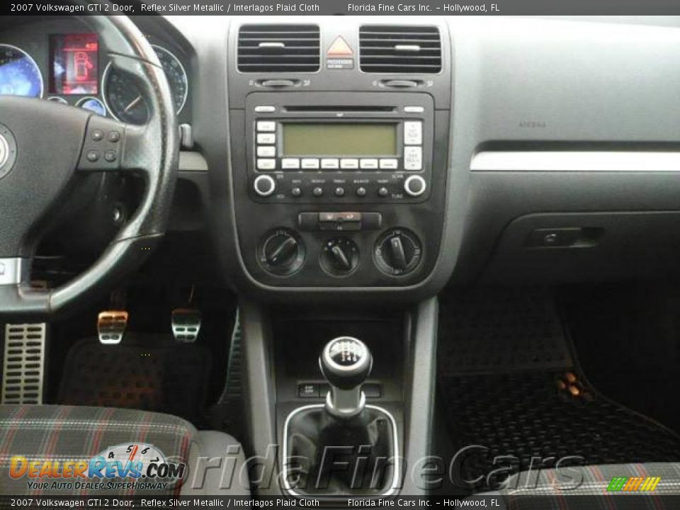 2007 Volkswagen GTI 2 Door Reflex Silver Metallic / Interlagos Plaid Cloth Photo #16