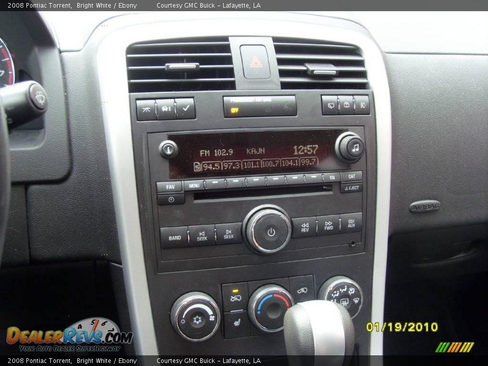2008 Pontiac Torrent Bright White / Ebony Photo #15