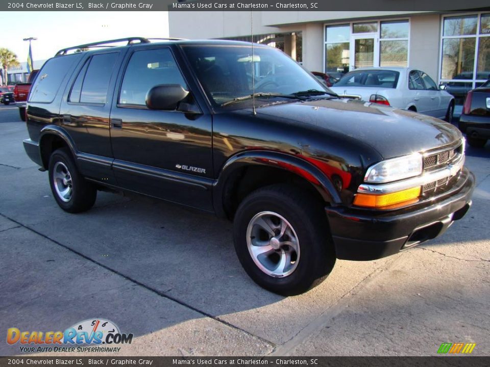 2004 Chevrolet Blazer LS Black / Graphite Gray Photo #2
