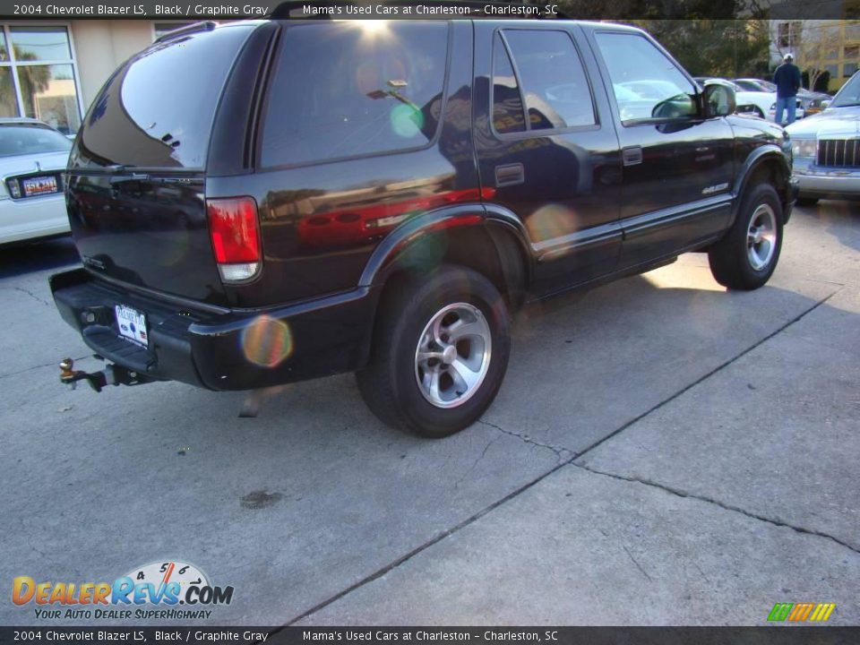 2004 Chevrolet Blazer LS Black / Graphite Gray Photo #8