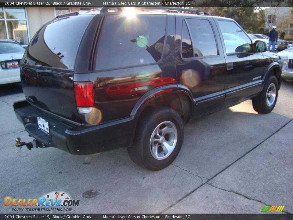 2004 Chevrolet Blazer LS Black / Graphite Gray Photo #10