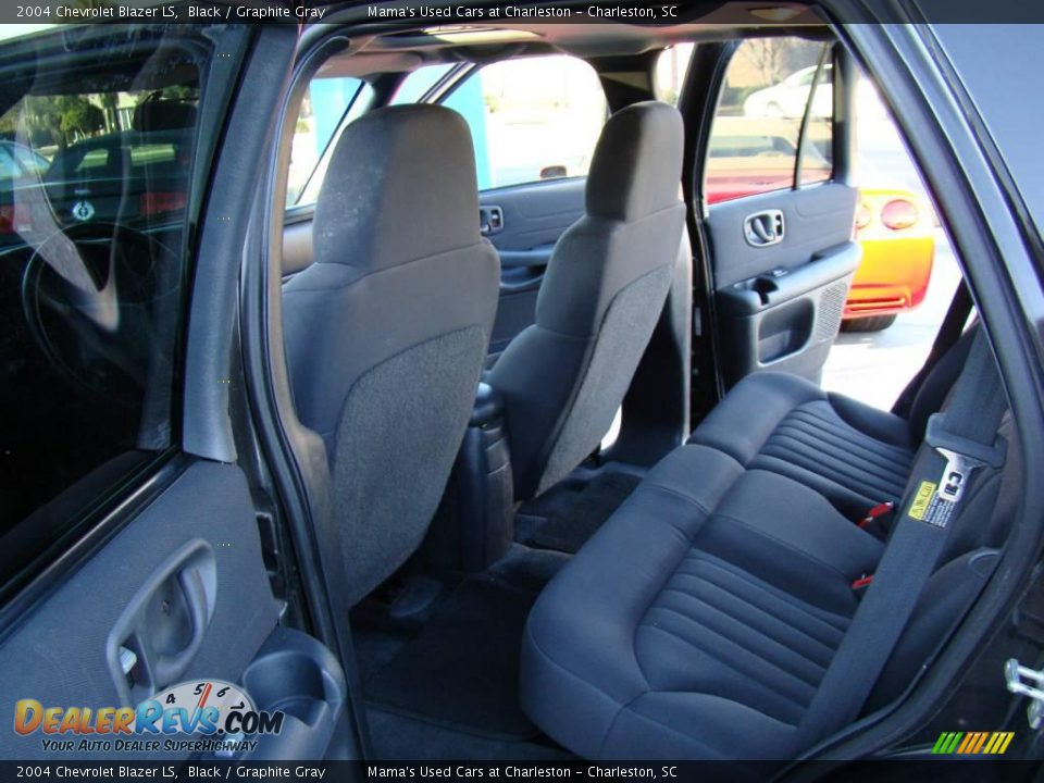 2004 Chevrolet Blazer LS Black / Graphite Gray Photo #13