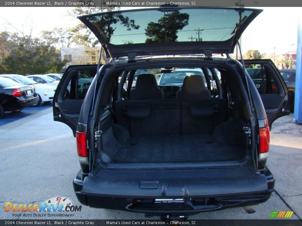 2004 Chevrolet Blazer LS Black / Graphite Gray Photo #15