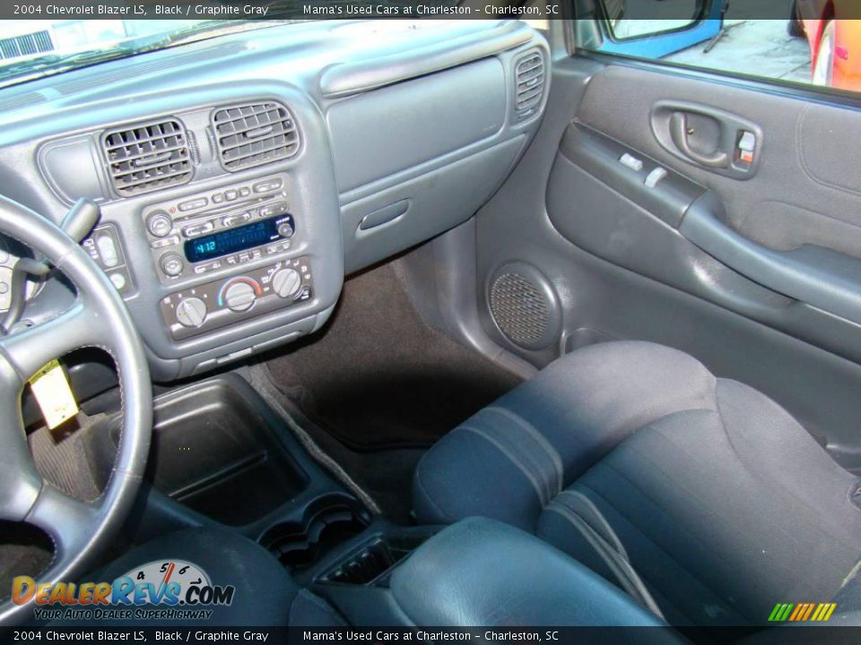 2004 Chevrolet Blazer LS Black / Graphite Gray Photo #20