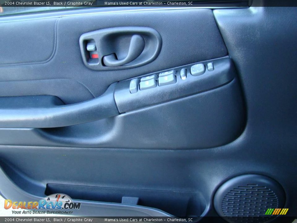 2004 Chevrolet Blazer LS Black / Graphite Gray Photo #21