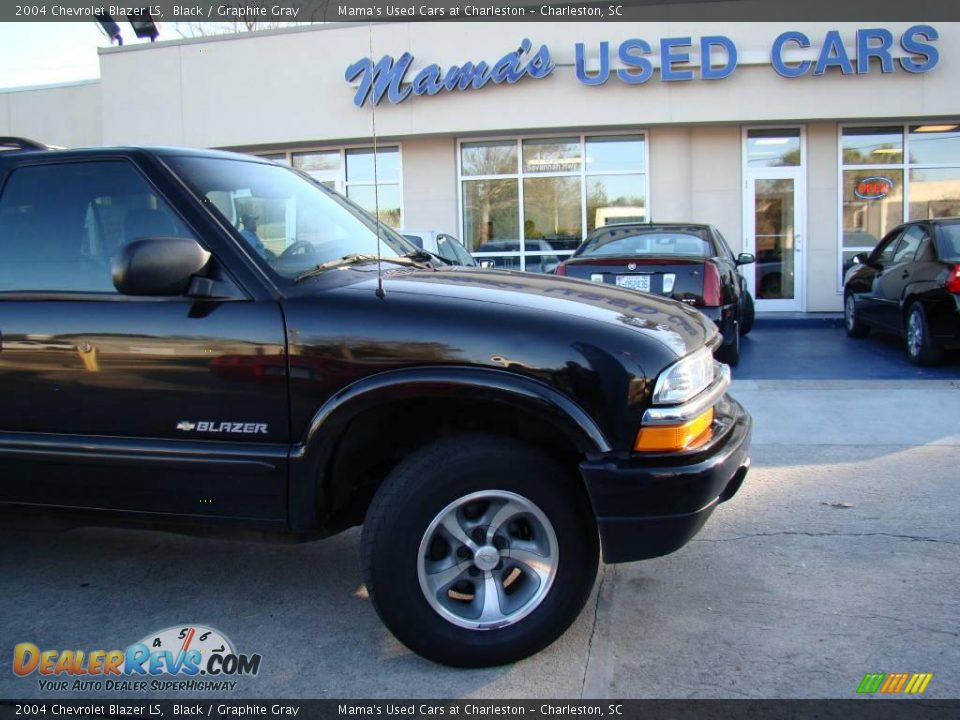 2004 Chevrolet Blazer LS Black / Graphite Gray Photo #31