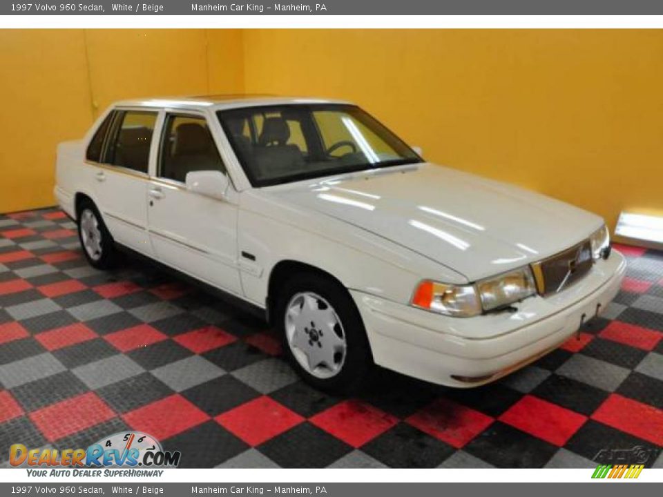 1997 Volvo 960 Sedan White / Beige Photo #1