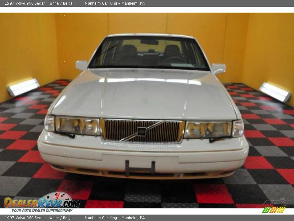 1997 Volvo 960 Sedan White / Beige Photo #2