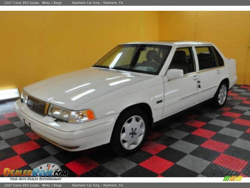 1997 Volvo 960 Sedan White / Beige Photo #3