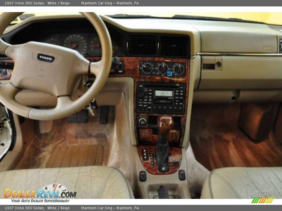 1997 Volvo 960 Sedan White / Beige Photo #7