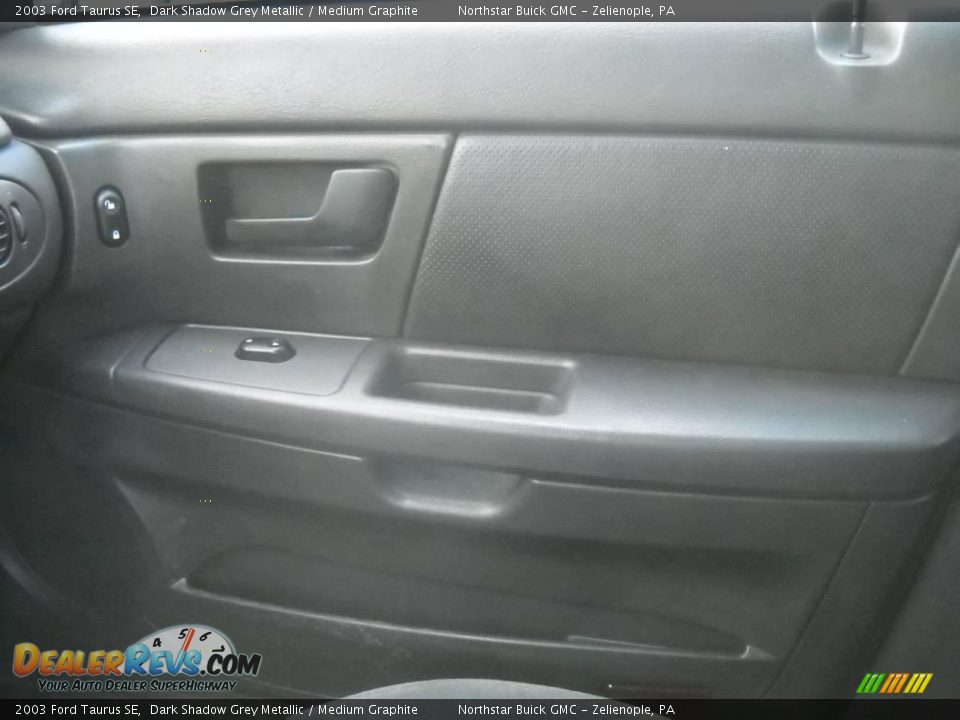 2003 Ford Taurus SE Dark Shadow Grey Metallic / Medium Graphite Photo #18