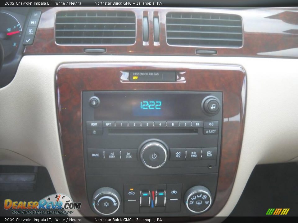 2009 Chevrolet Impala LT White / Neutral Photo #18