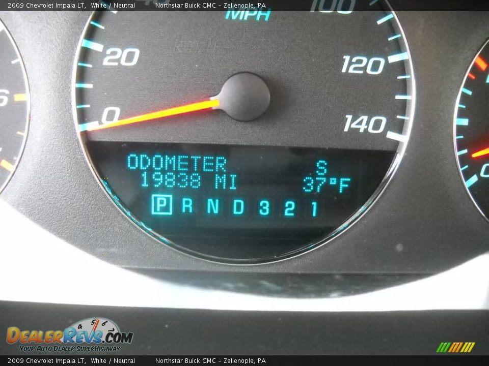 2009 Chevrolet Impala LT White / Neutral Photo #20