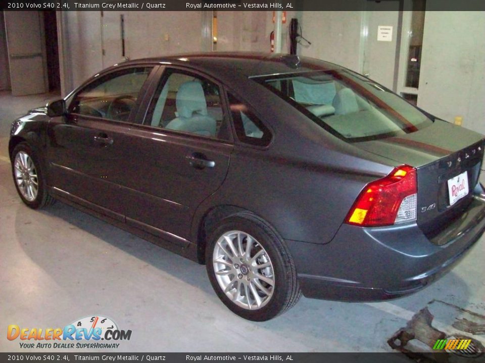 2010 Volvo S40 2.4i Titanium Grey Metallic / Quartz Photo #4