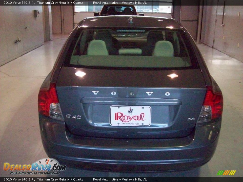 2010 Volvo S40 2.4i Titanium Grey Metallic / Quartz Photo #5
