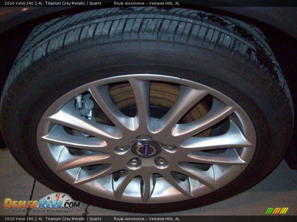 2010 Volvo S40 2.4i Titanium Grey Metallic / Quartz Photo #9