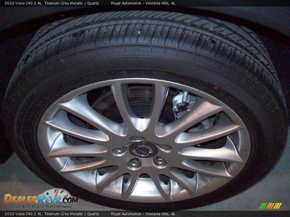 2010 Volvo S40 2.4i Titanium Grey Metallic / Quartz Photo #10