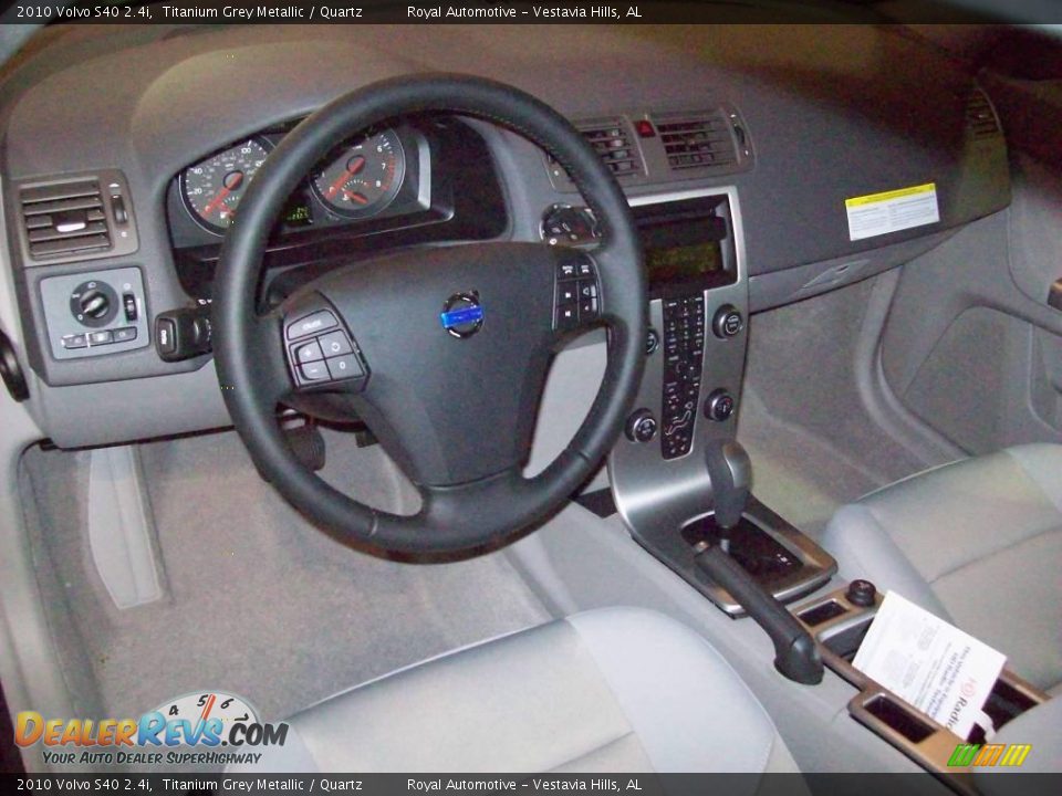 2010 Volvo S40 2.4i Titanium Grey Metallic / Quartz Photo #12