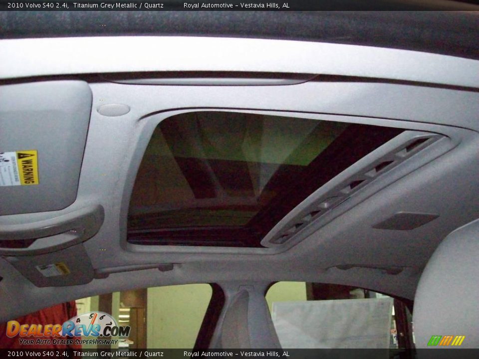 2010 Volvo S40 2.4i Titanium Grey Metallic / Quartz Photo #18