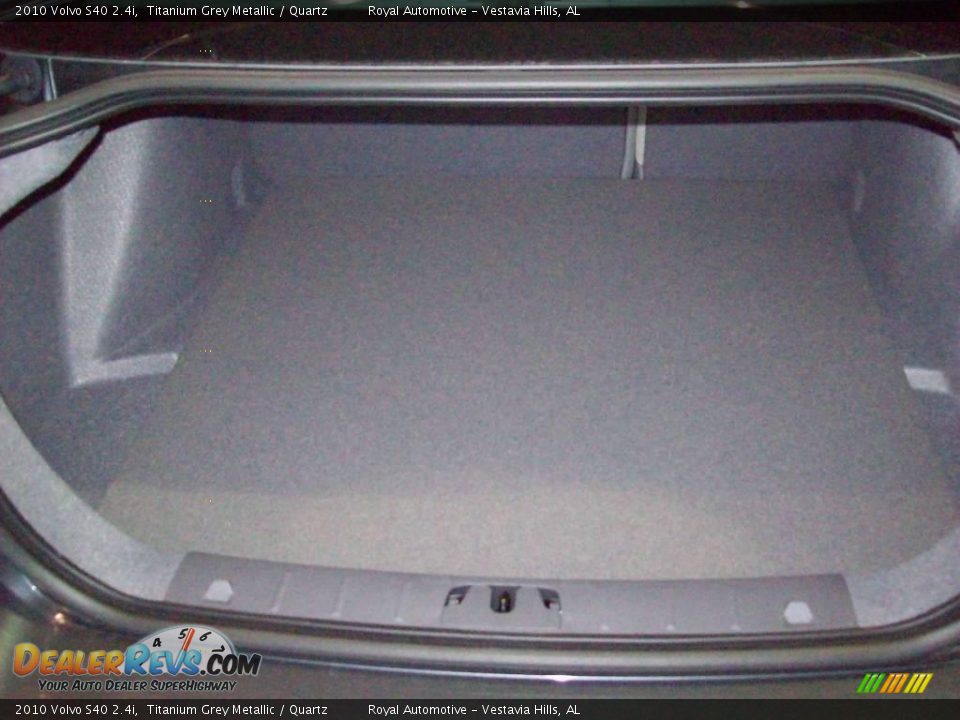 2010 Volvo S40 2.4i Titanium Grey Metallic / Quartz Photo #21