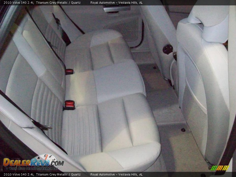 2010 Volvo S40 2.4i Titanium Grey Metallic / Quartz Photo #23