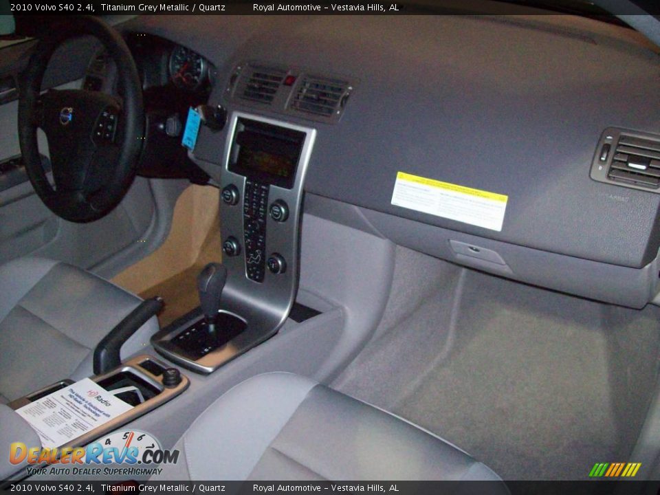 2010 Volvo S40 2.4i Titanium Grey Metallic / Quartz Photo #25