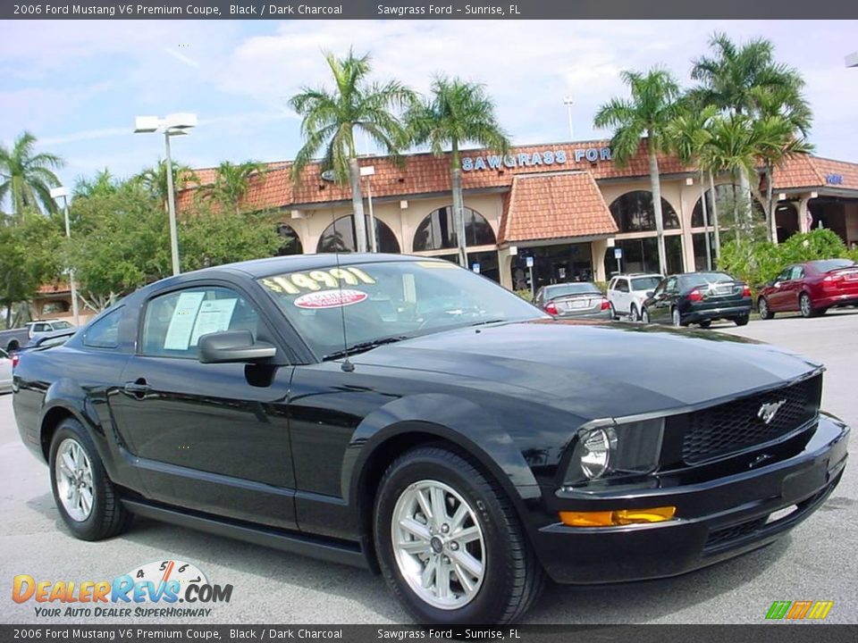 2006 Ford Mustang V6 Premium Coupe Black / Dark Charcoal Photo #1