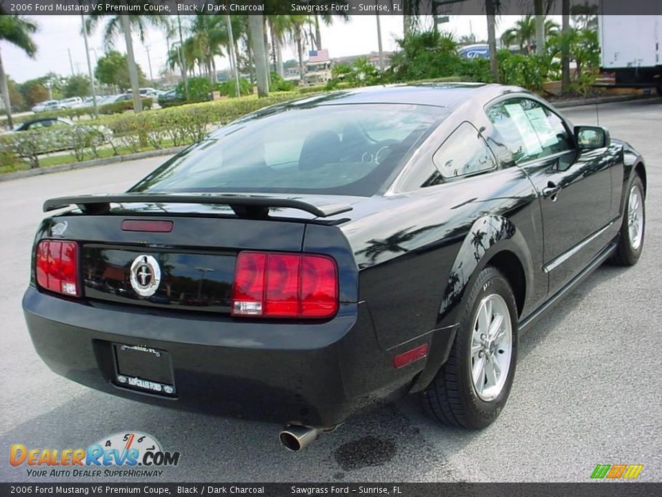2006 Ford Mustang V6 Premium Coupe Black / Dark Charcoal Photo #3