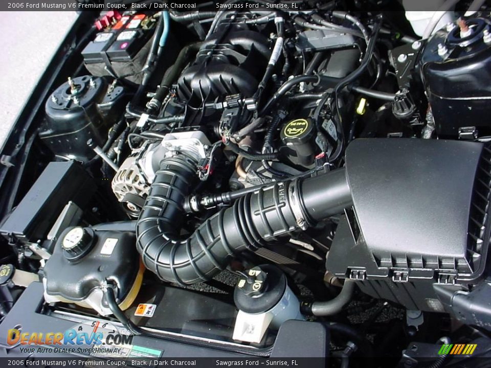 2006 Ford Mustang V6 Premium Coupe Black / Dark Charcoal Photo #15