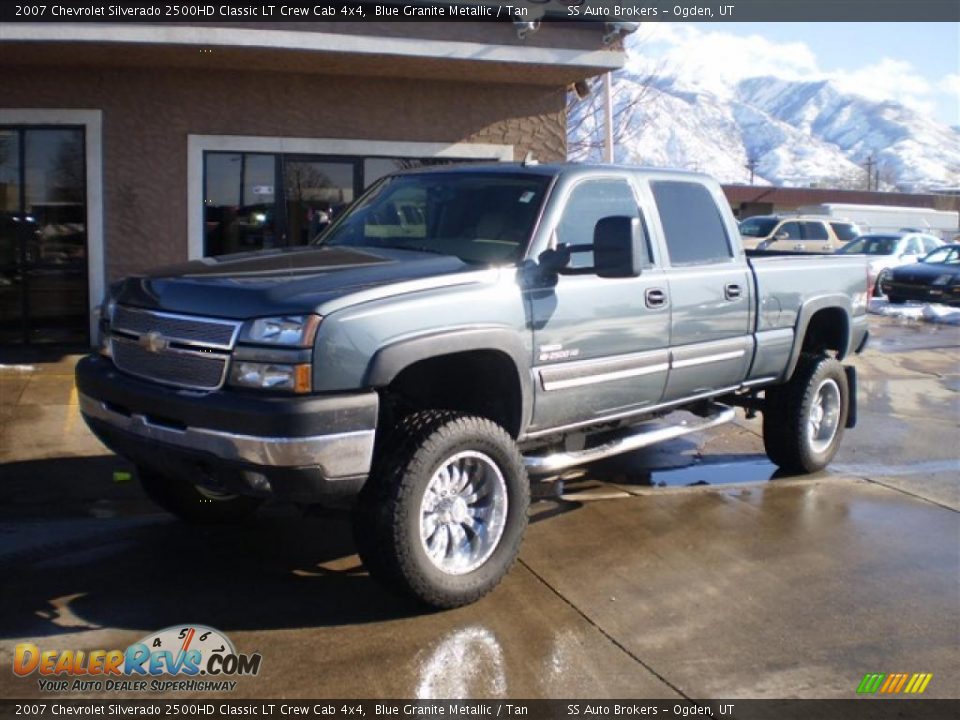 2007 Chevrolet Silverado 2500HD Classic LT Crew Cab 4x4 Blue Granite Metallic / Tan Photo #2