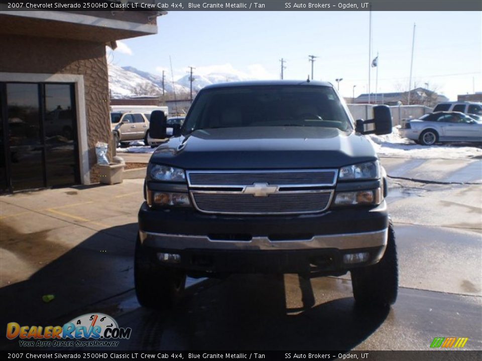 2007 Chevrolet Silverado 2500HD Classic LT Crew Cab 4x4 Blue Granite Metallic / Tan Photo #3